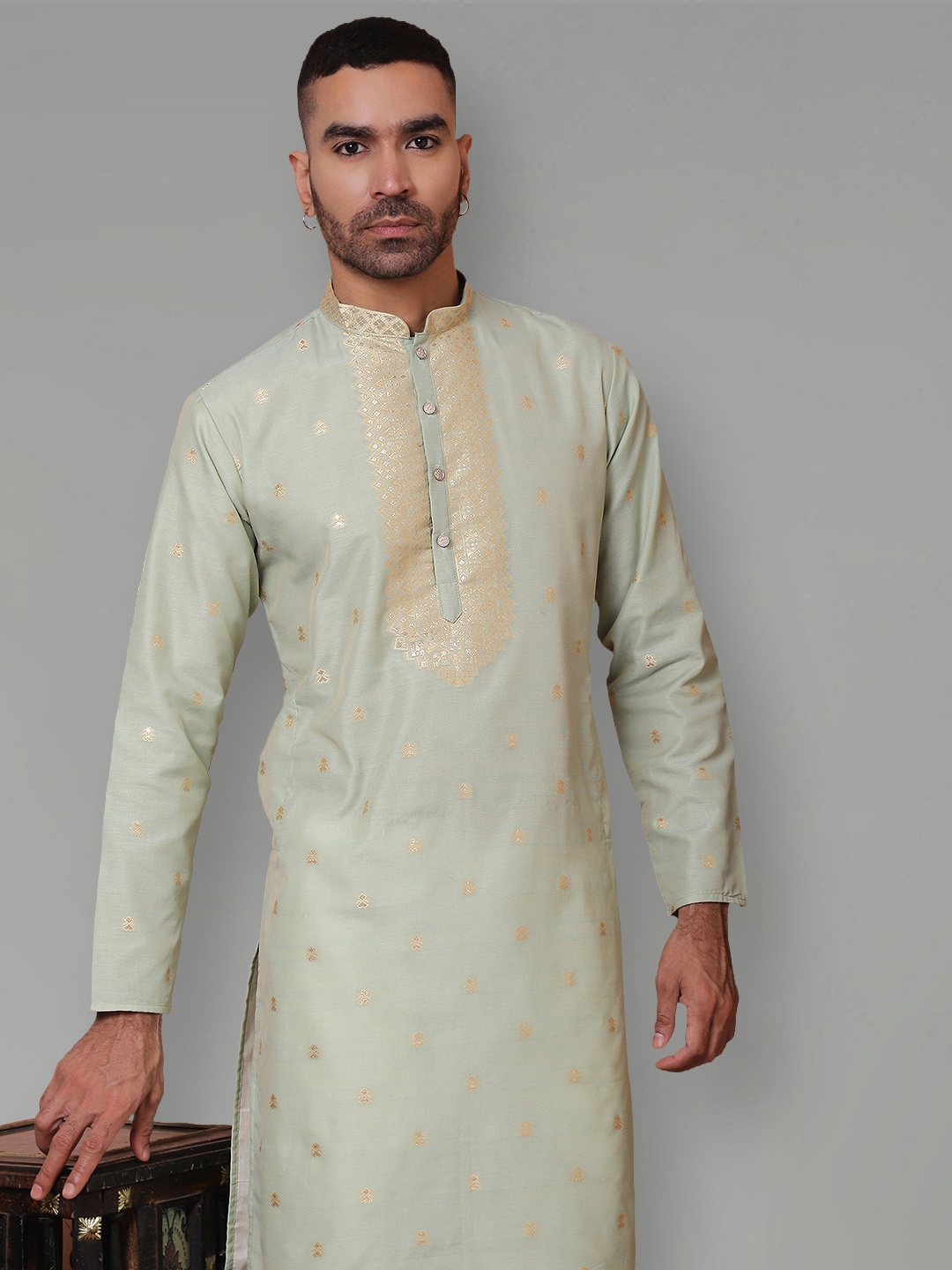 

Jompers Men Embroidered Cold-Shoulder Sleeves Kurta, Turquoise blue