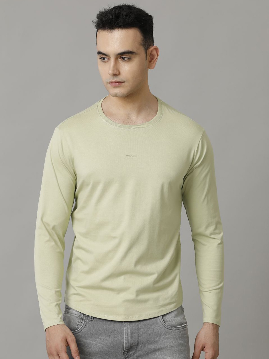 

Voi Jeans Men Solid Round Neck Cotton T-Shirt, Green