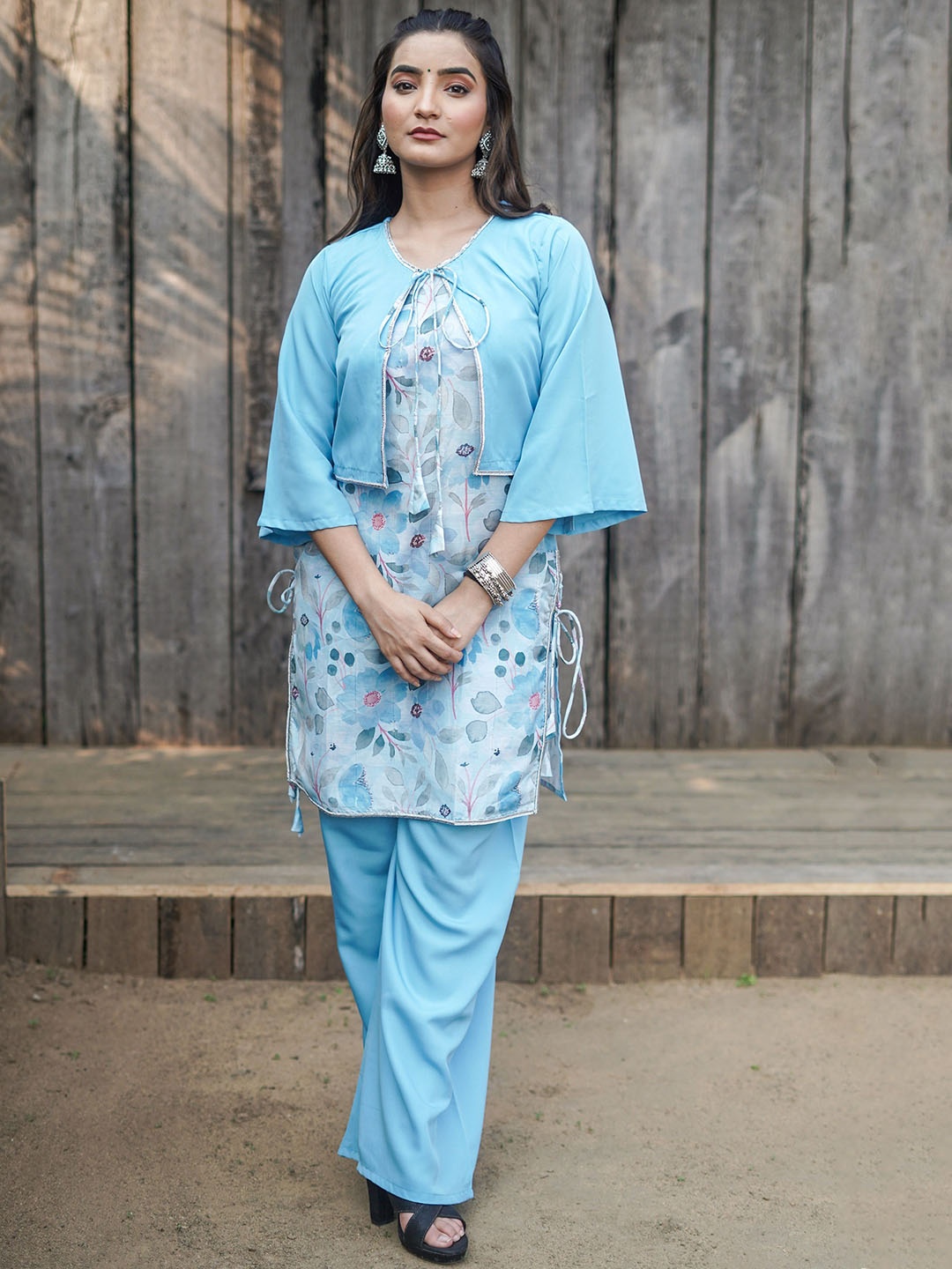 

GO BOUJEE Floral Printed Round Neck Straight Kurta With Palazzo & Jacket, Blue
