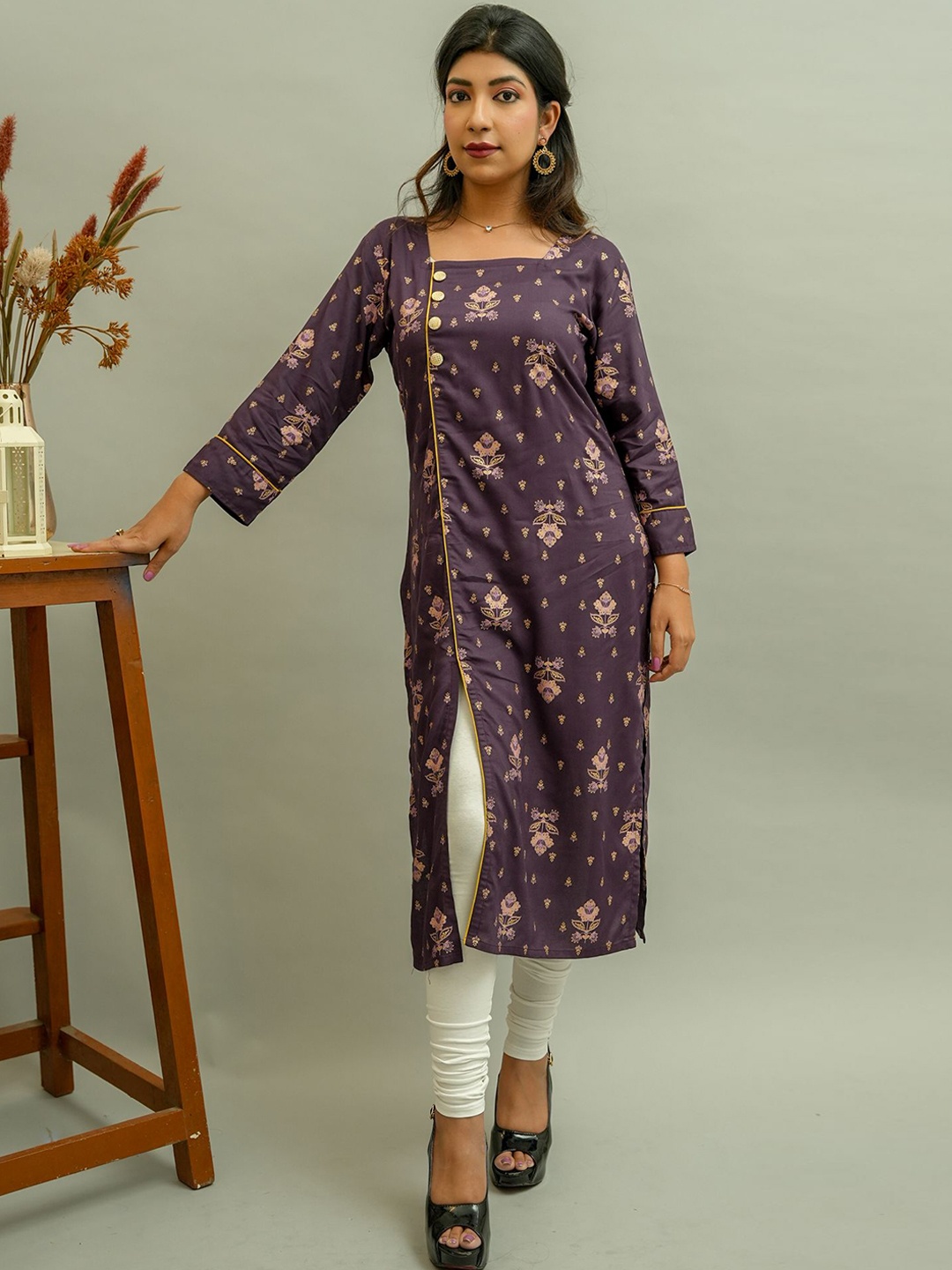 

GO BOUJEE Floral Printed Square Neck Cotton Straight Kurta, Purple