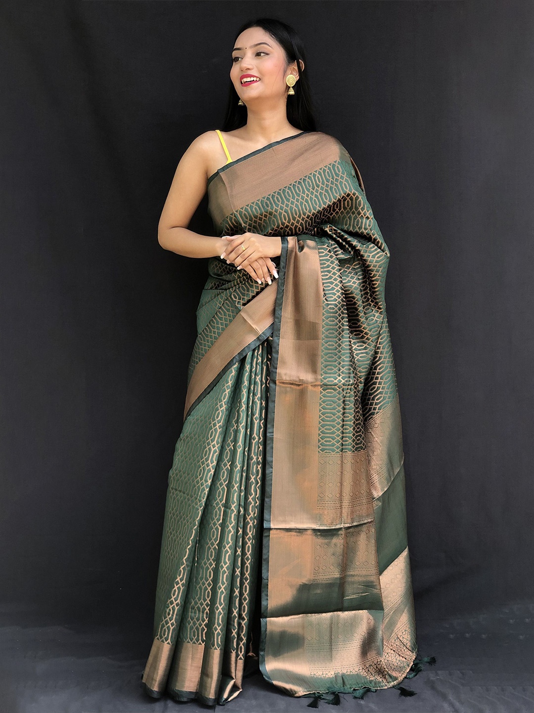 

KIMISHA Woven Design Zari Silk Blend Saree, Green