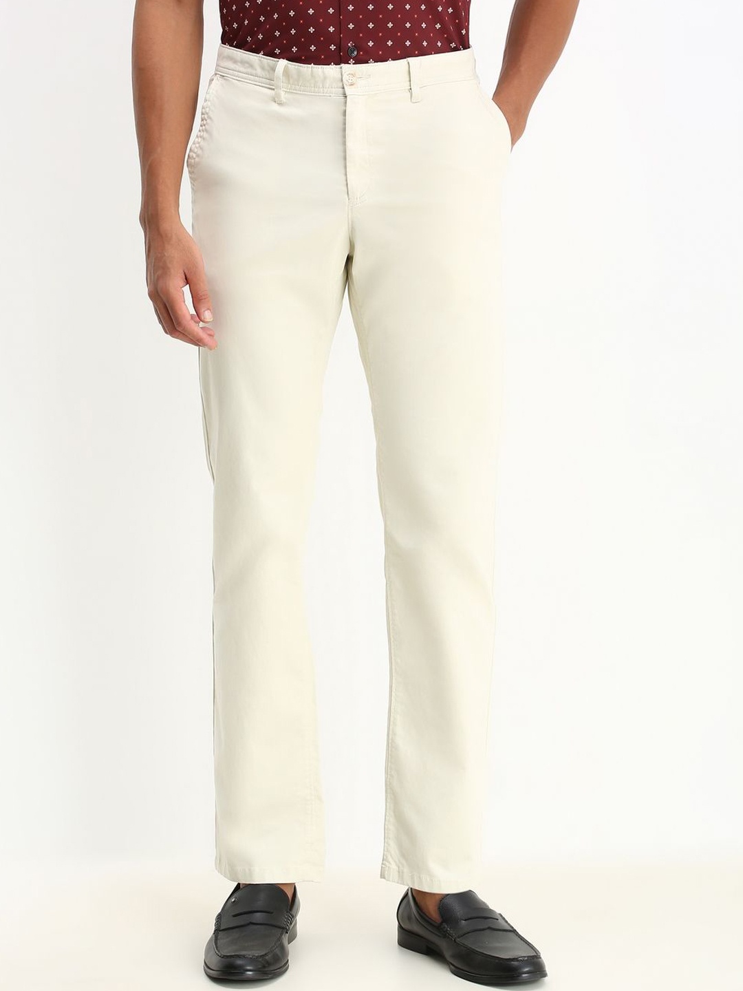

Allen Solly Solid Men Trousers, Cream