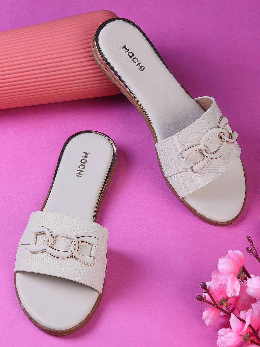 

Mochi Women Open Toe Flats with Bows, Off white
