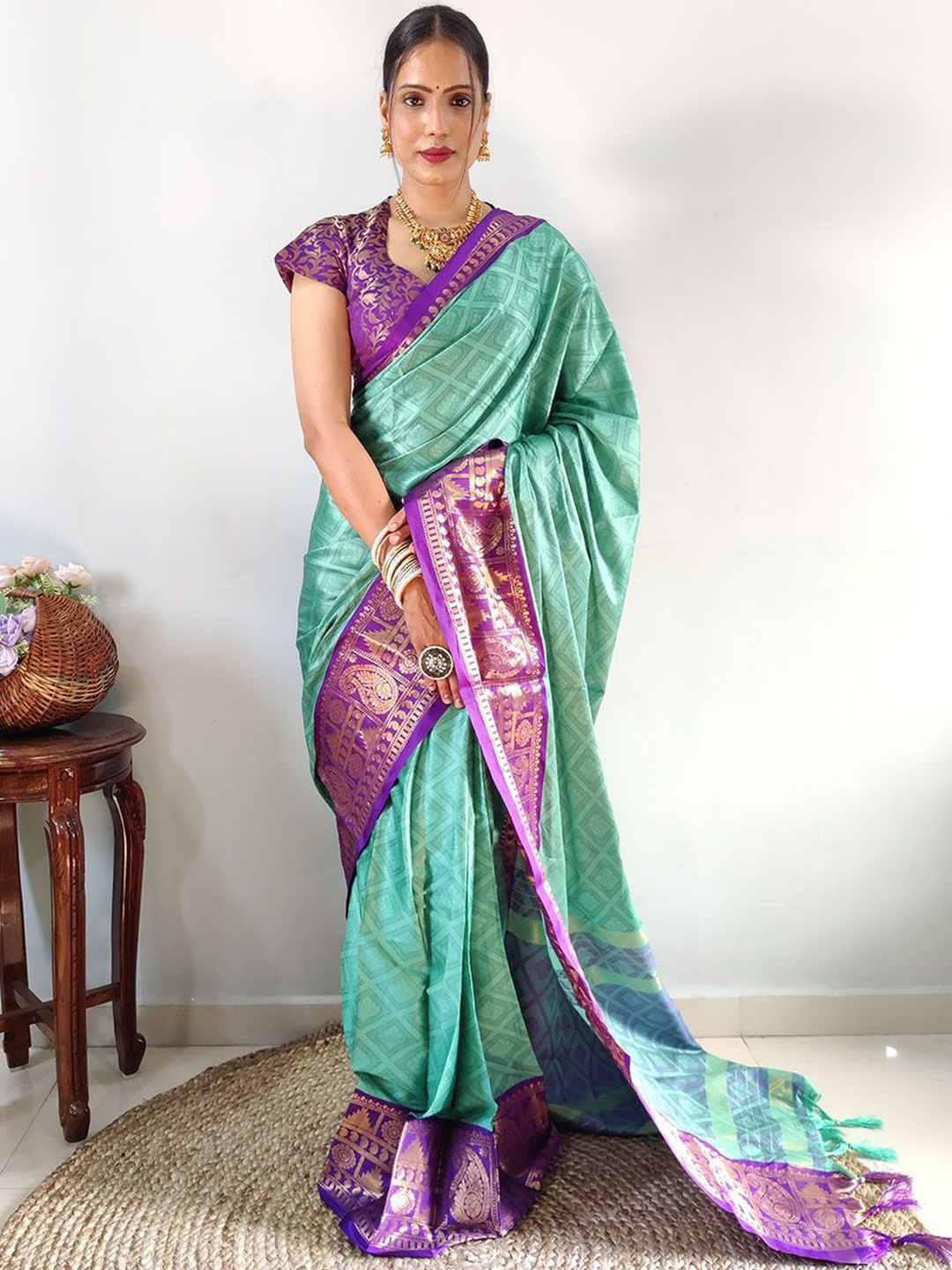 

Aika Woven Design Zari Banarasi Saree, Green