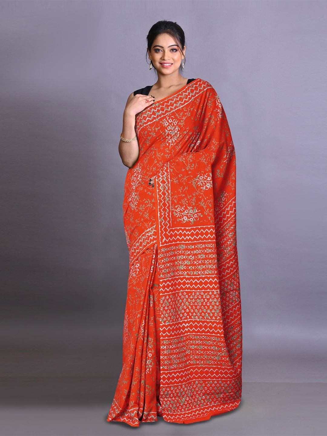 

Unnati Silks Ethnic Motifs Pure Cotton Handloom Block Print Saree, Red