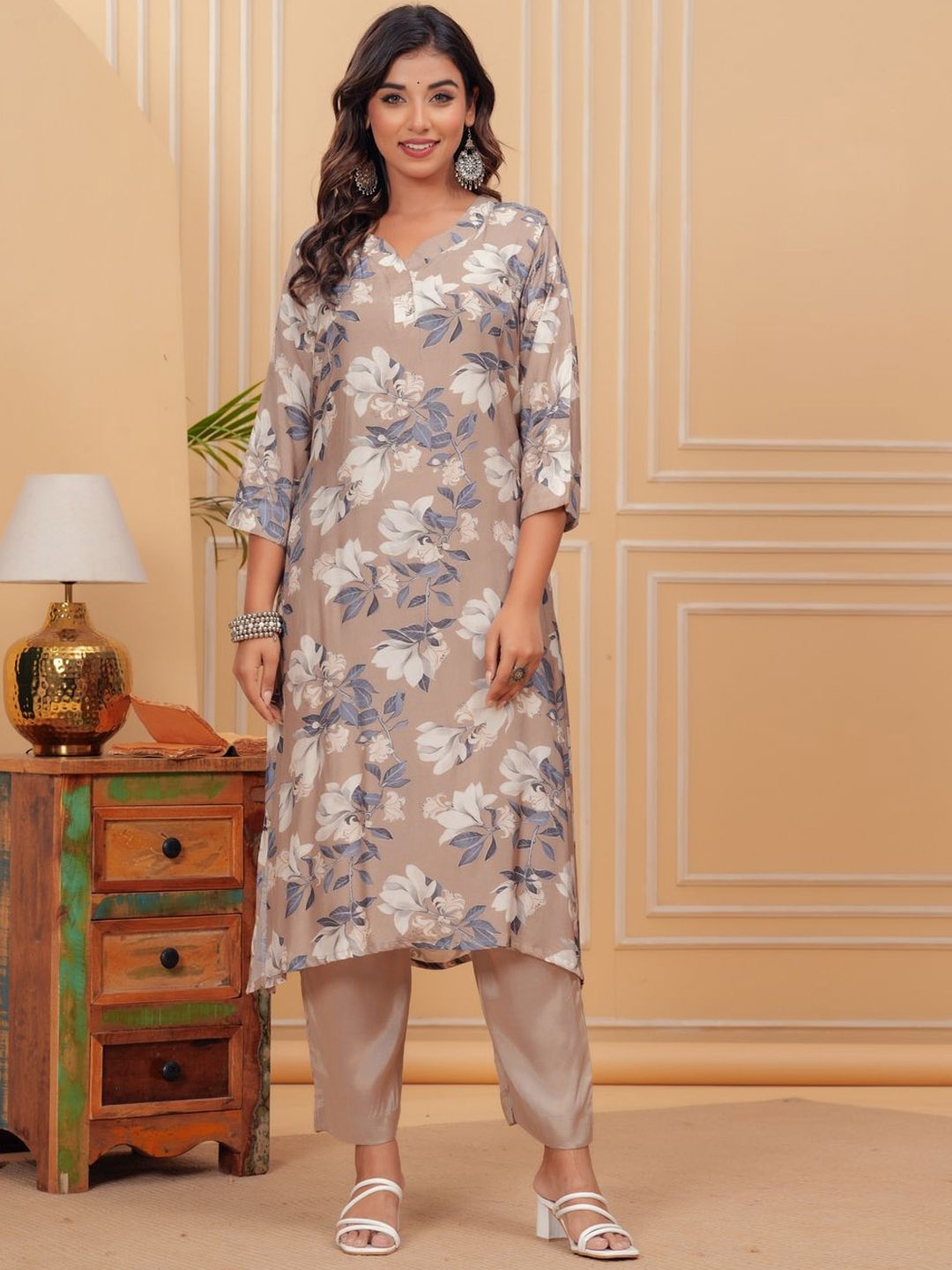 

KALINI Floral Printed Sweetheart Neck Thread Work Pure Silk A Line Kurta with Trousers, Brown