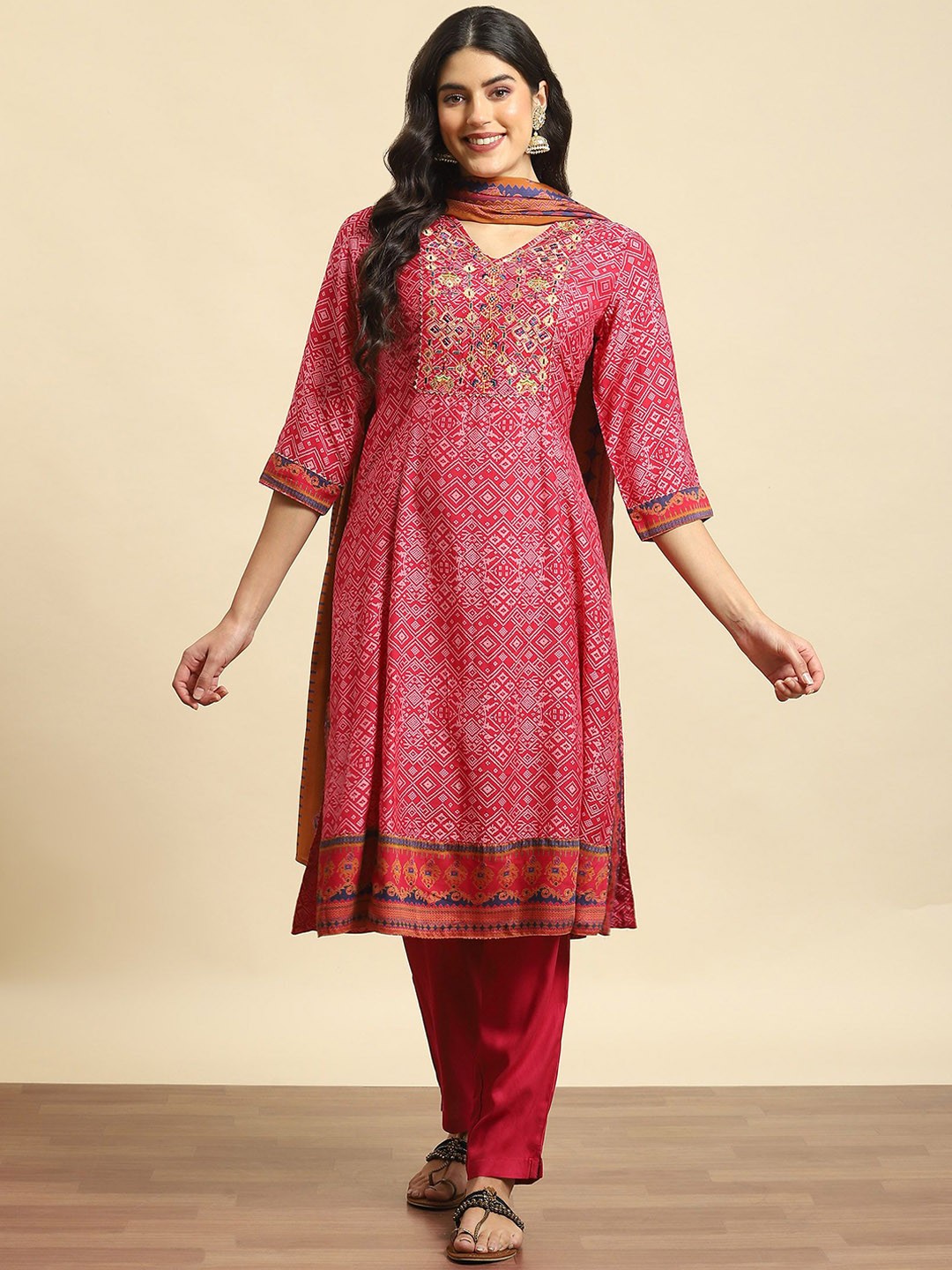 

Shree Embroidered Thread Work Liva Kurta With Trousers & Dupatta, Magenta