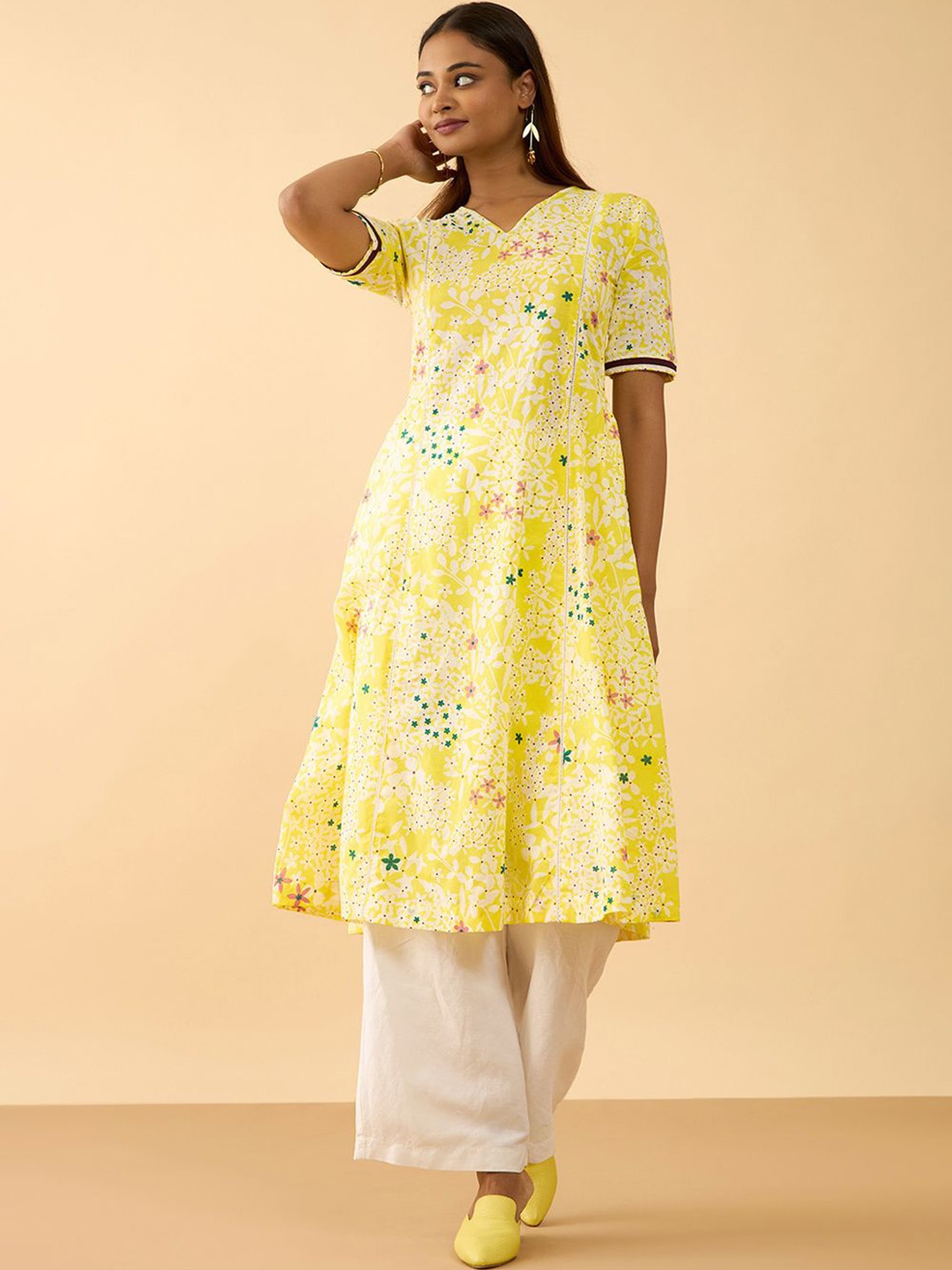 

Taneira Floral Printed Cotton A-Line Kurta, Yellow