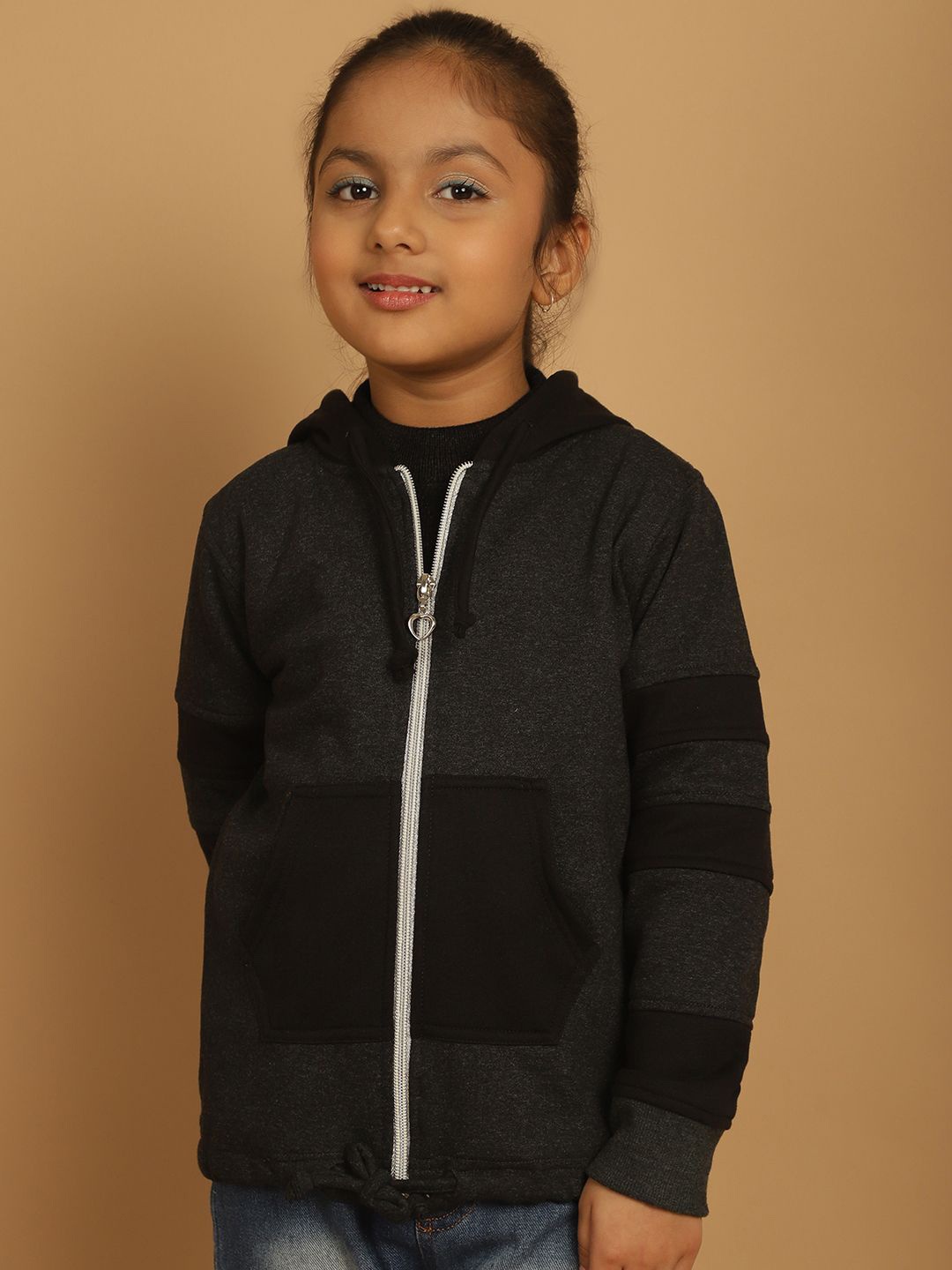 

MINI & MING Girls Solid Hooded Sweatshirt, Grey