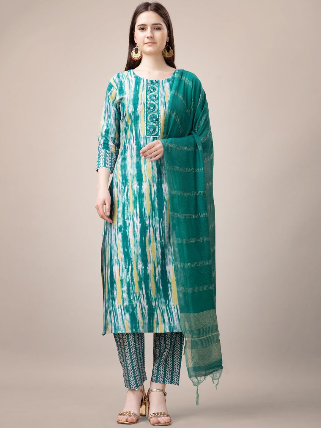 

WILNERCROWN Tie & Dye Thread Work Straight Kurta with Trousers & Dupatta, Green