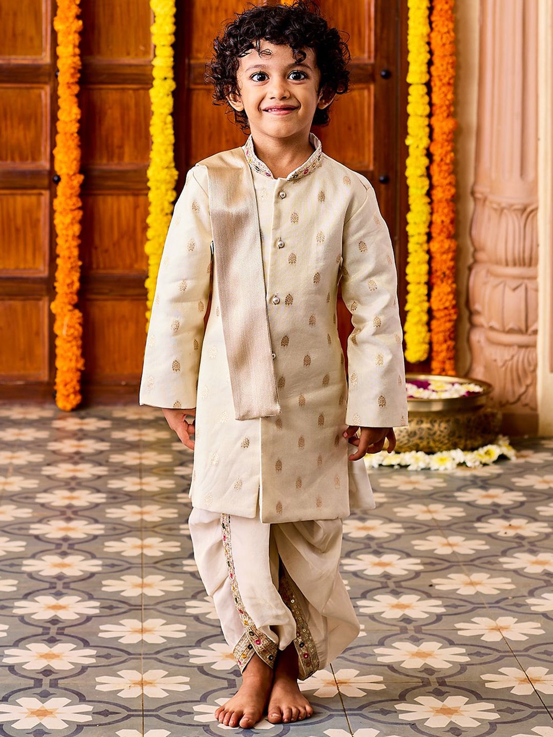 

VASTRAMAY Boys Ethnic Motifs Woven Design Sequinned Kurta With Dhoti Pants & Dupatta, Beige