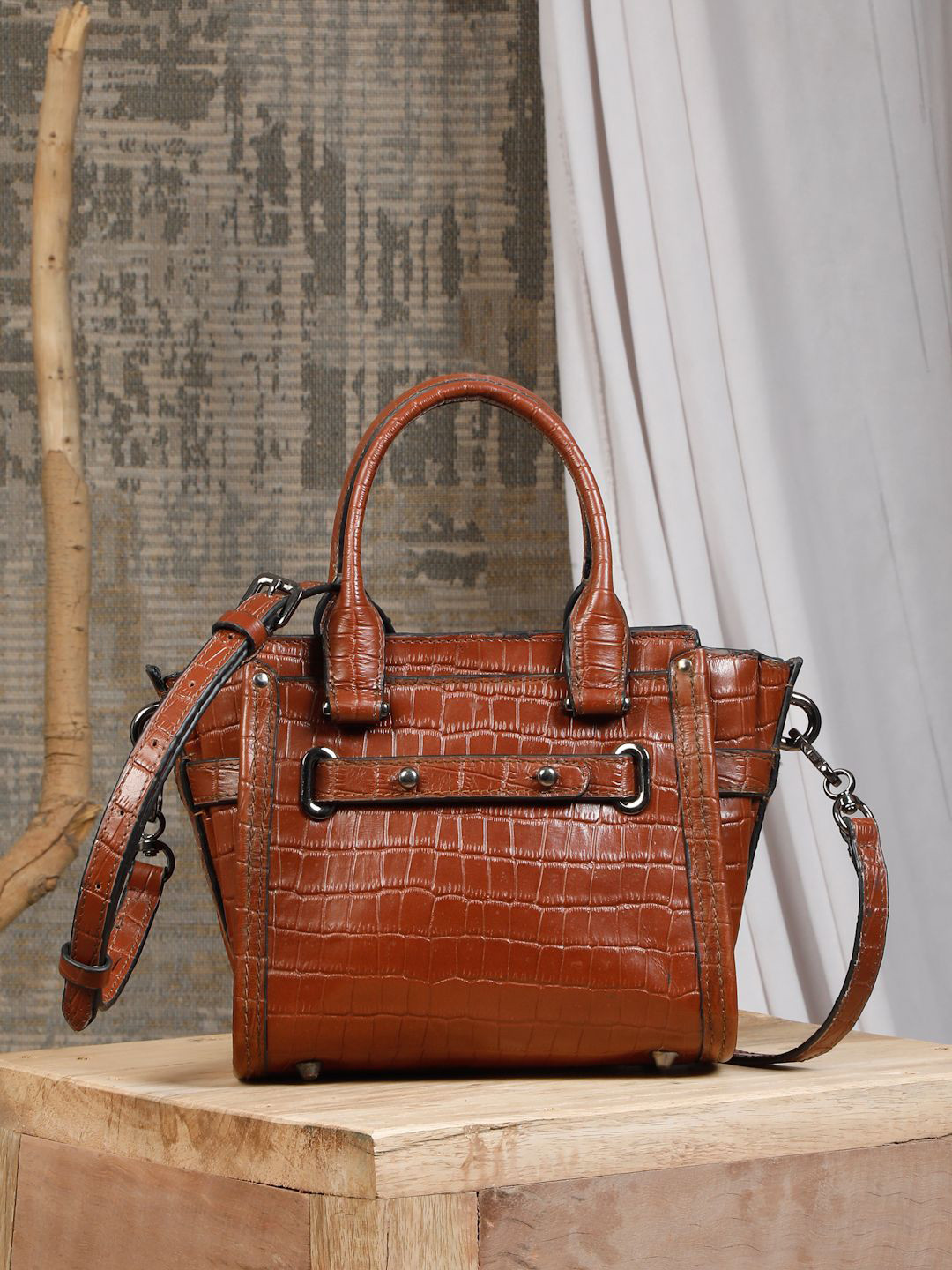 

HATS OFF ACCESSORIES Leather Structured Sling Bag, Brown