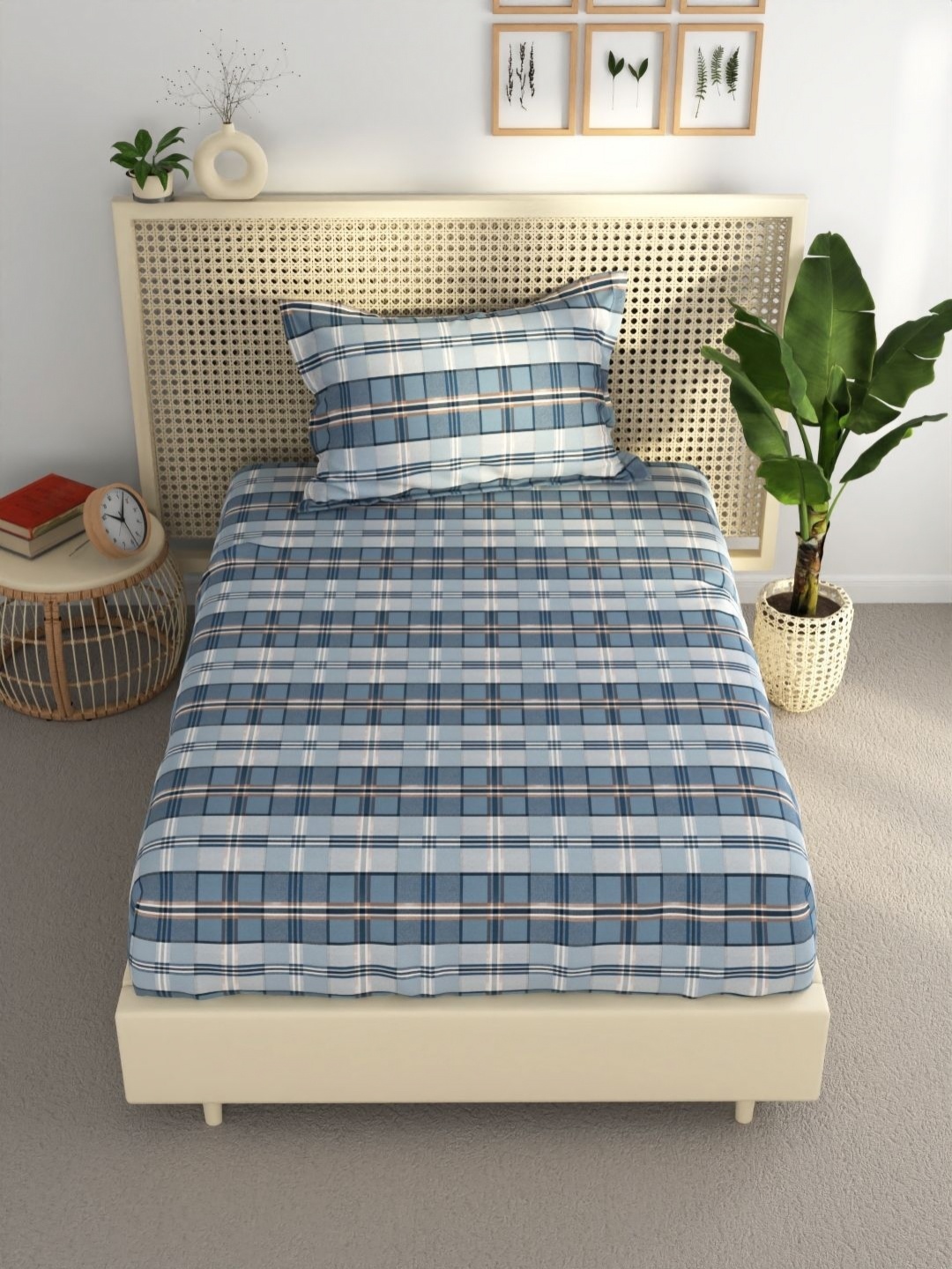 

BIANCA White & Navy Blue Geometric 120 TC Single Bedsheet with 1 Pillow Covers