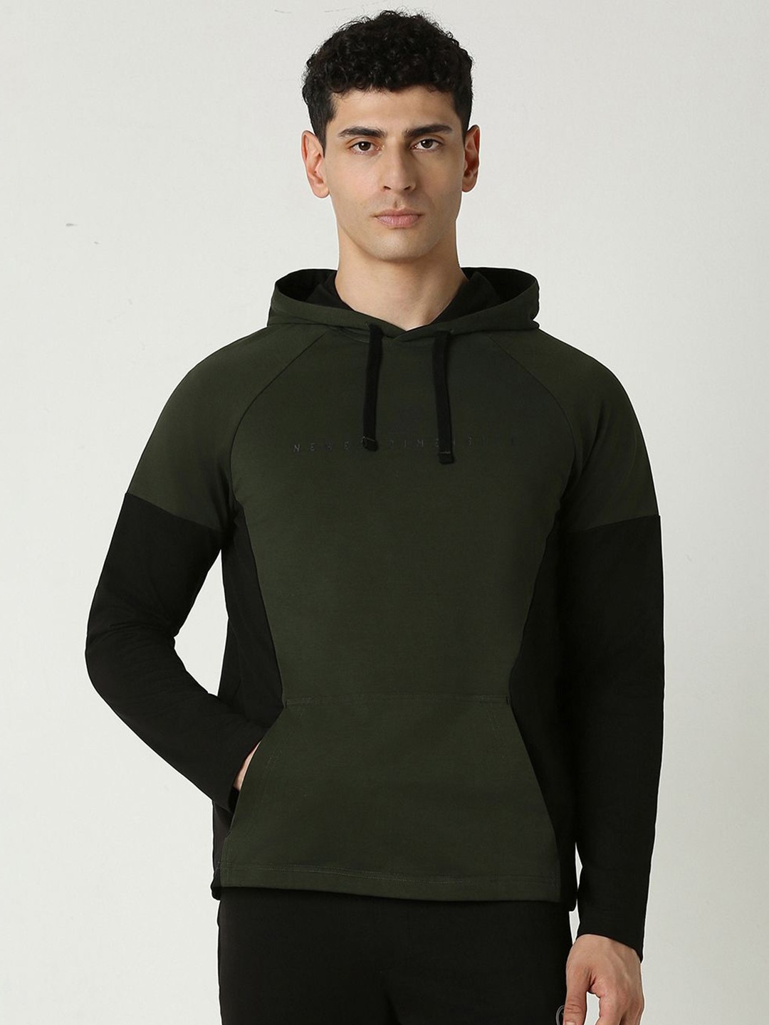 

Van Heusen Flex Men Colourblocked Hooded Sweatshirt, Olive