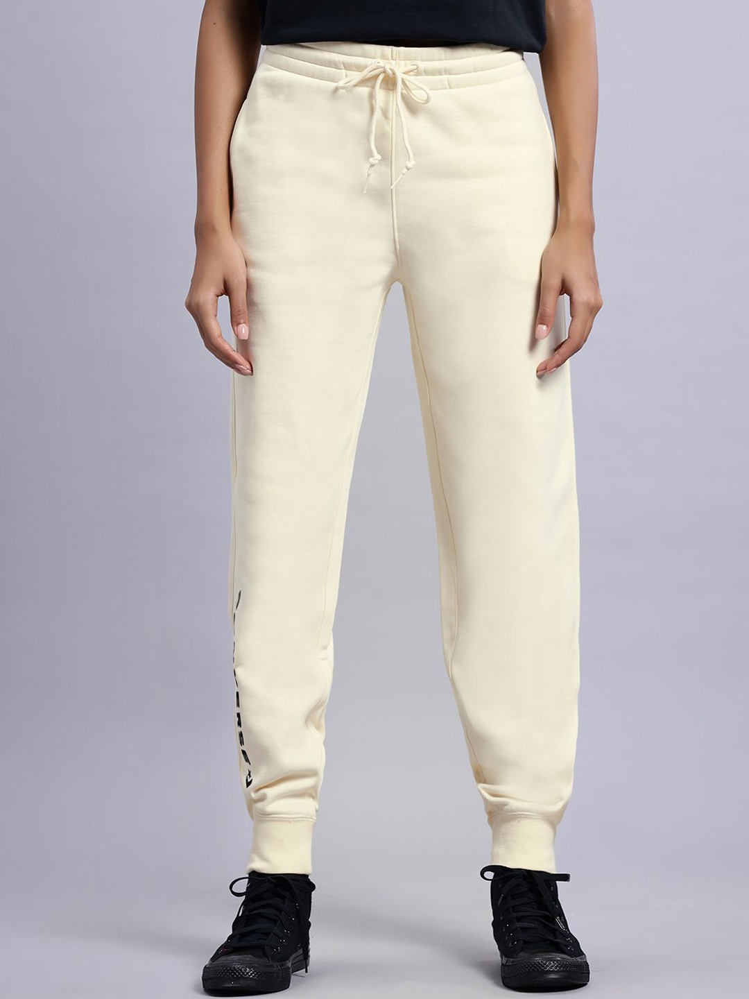 

Converse Women Wordmark Fleece Jogger, Beige