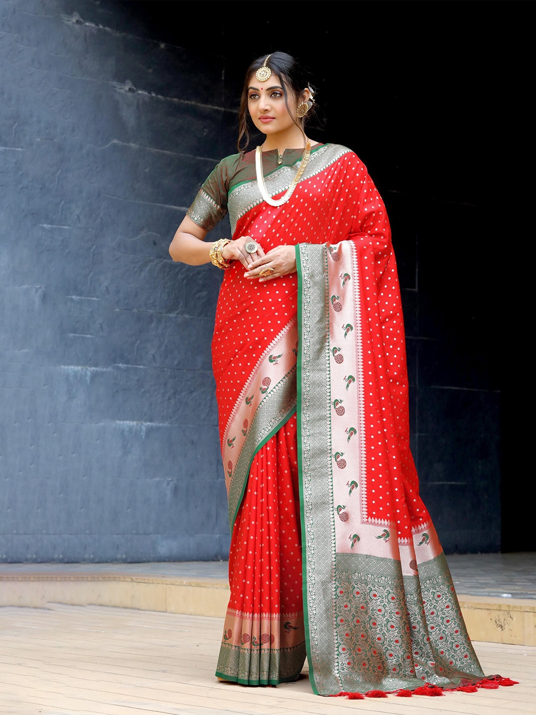 

LeeliPeeri Designer Woven Design Zari Silk Blend Paithani Saree, Red