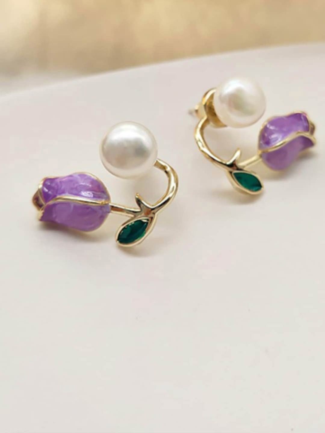 

DressBerry Gold Plated Beaded Floral Studs Earrings