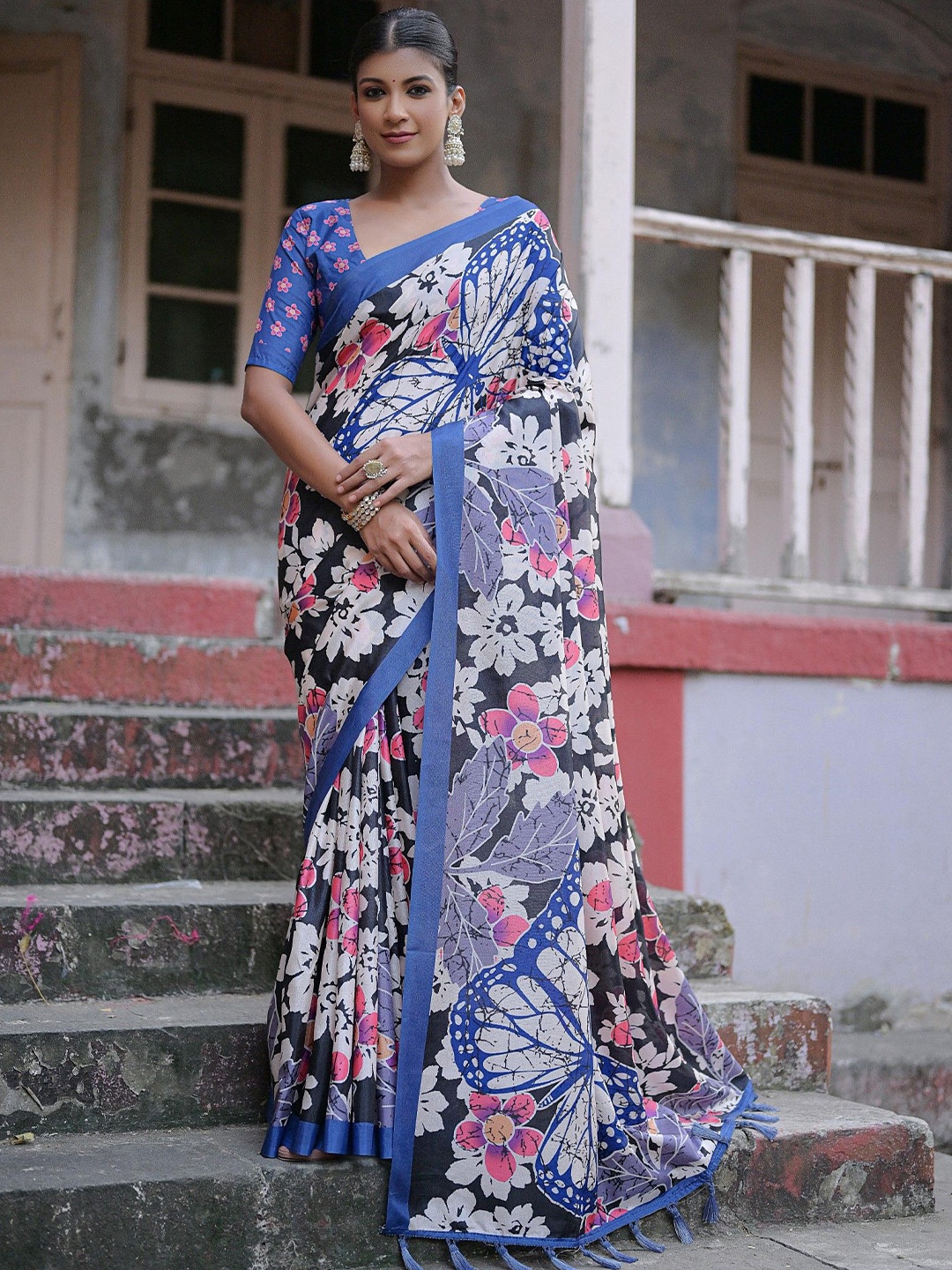 

LeeliPeeri Designer Floral Printed Banarasi Saree, Black