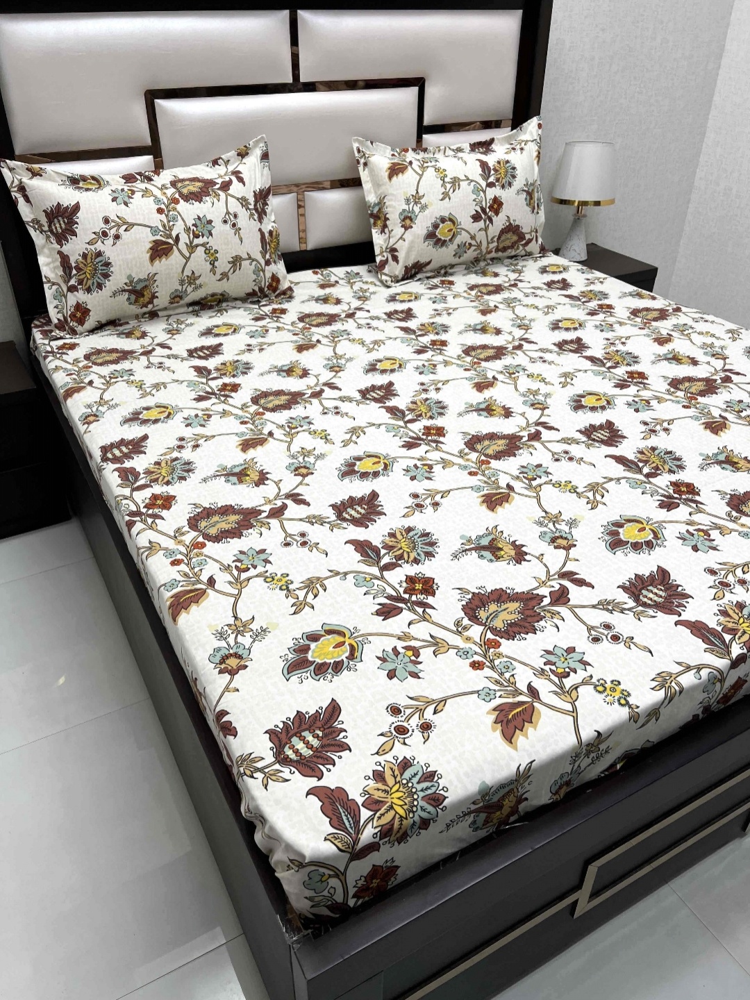 

Pure Decor Queen Size Double Bed Bedsheet With 2 Pillow Covers 90in X 100in,228cm X 254cms, White