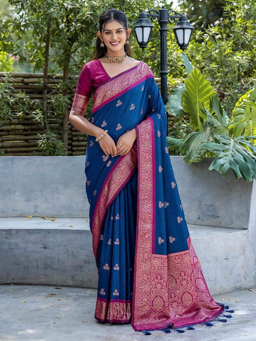 

LeeliPeeri Designer Woven Design Ethnic Motifs Zari Banarasi Saree, Navy blue