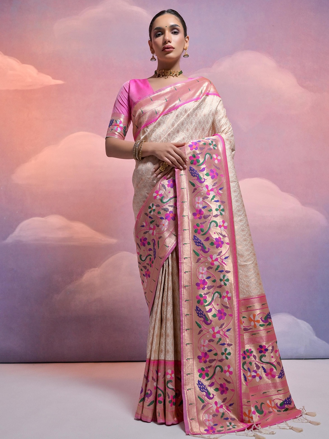 

LeeliPeeri Designer Floral Paithani Saree, Cream