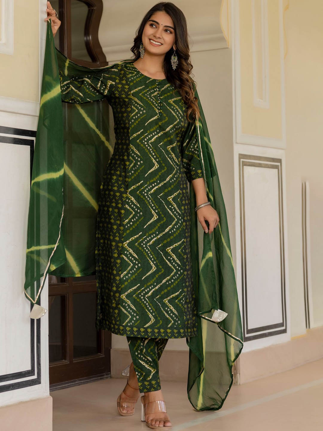 

Rangeelo Chevron Printed Regular Chanderi Cotton Kurta with Trouser & With Dupatta, Green