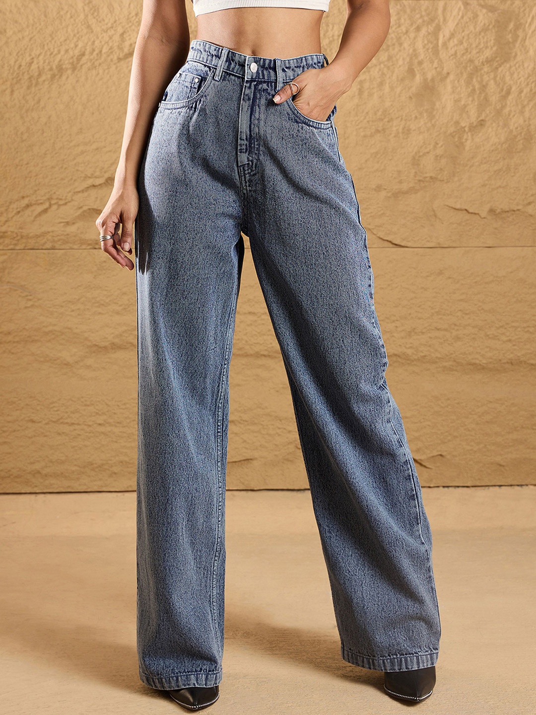 

SASSAFRAS Women Straight Fit High-Rise Low Distress Light Fade Jeans, Blue
