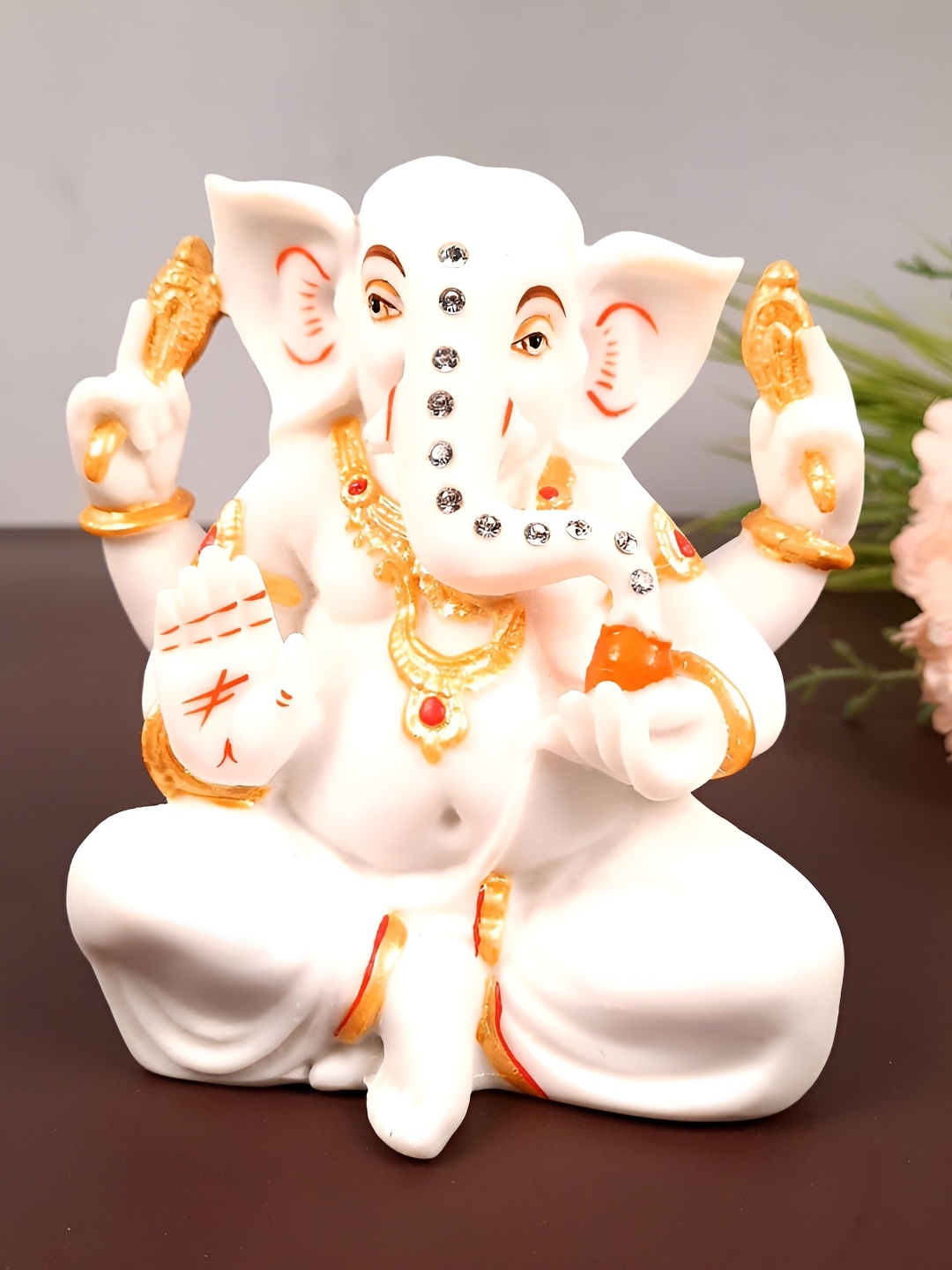 

apka mart White & Gold Toned Ganesh Idol Showpiece