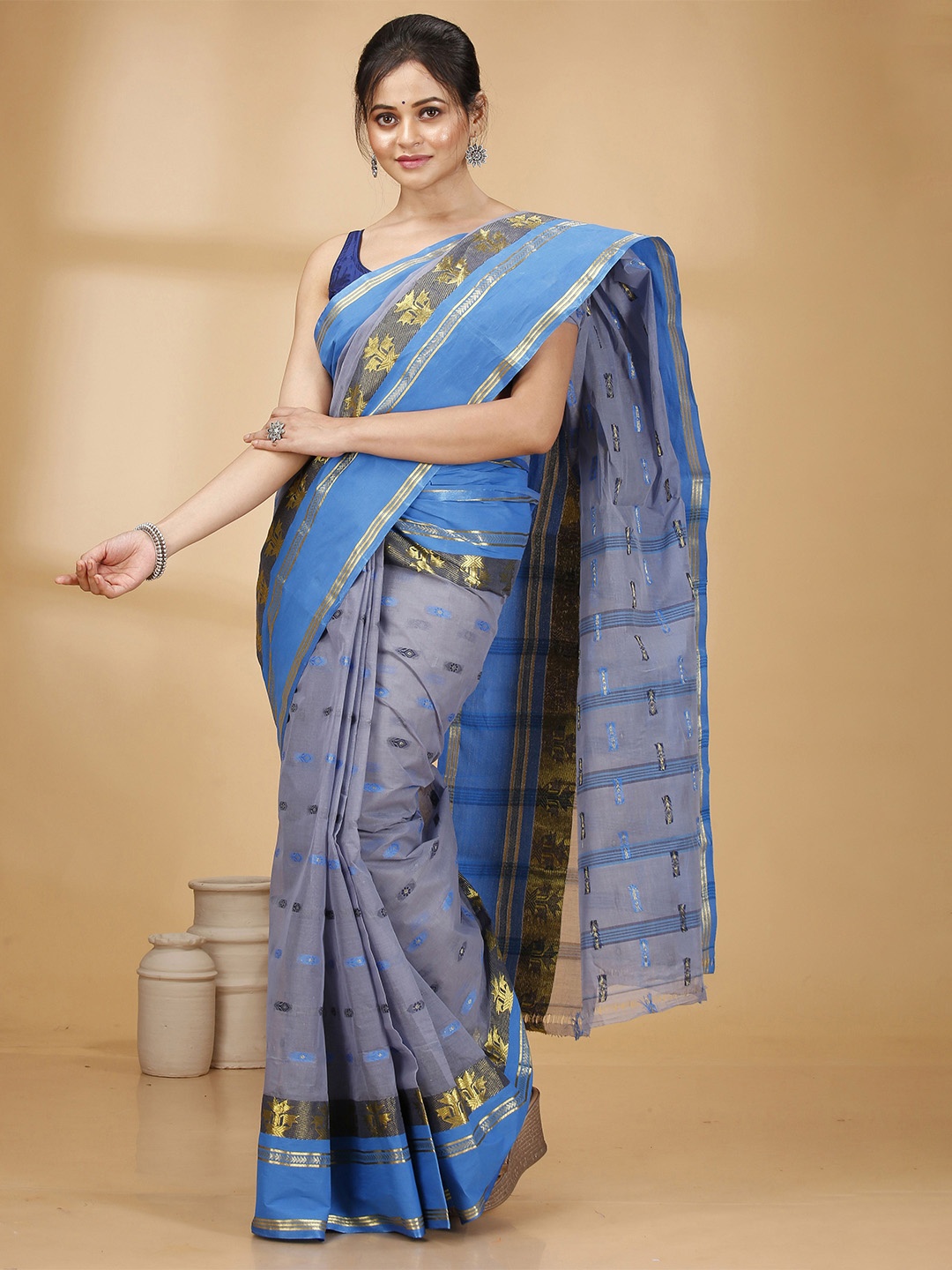 

Ruuprekha Woven Design Zari Pure Cotton Taant Saree, Grey