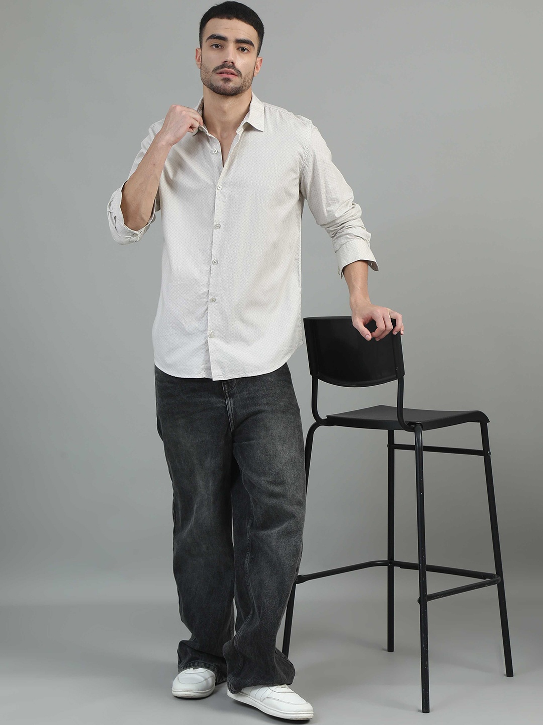 

SORATIA Men Spread Collar Solid Cotton Casual Shirt, Off white