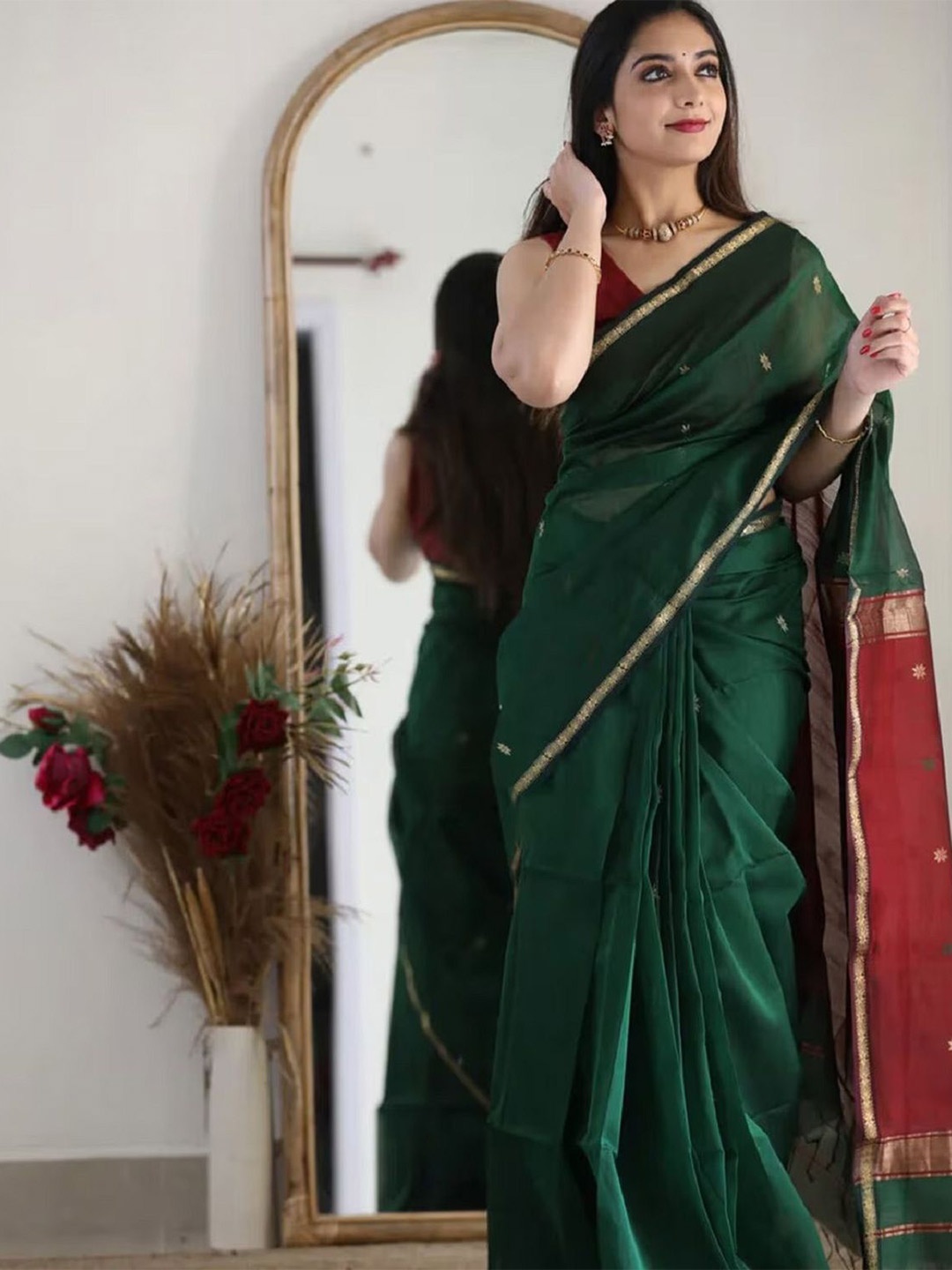 

Aika Woven Design Zari Silk Cotton Banarasi Saree, Green