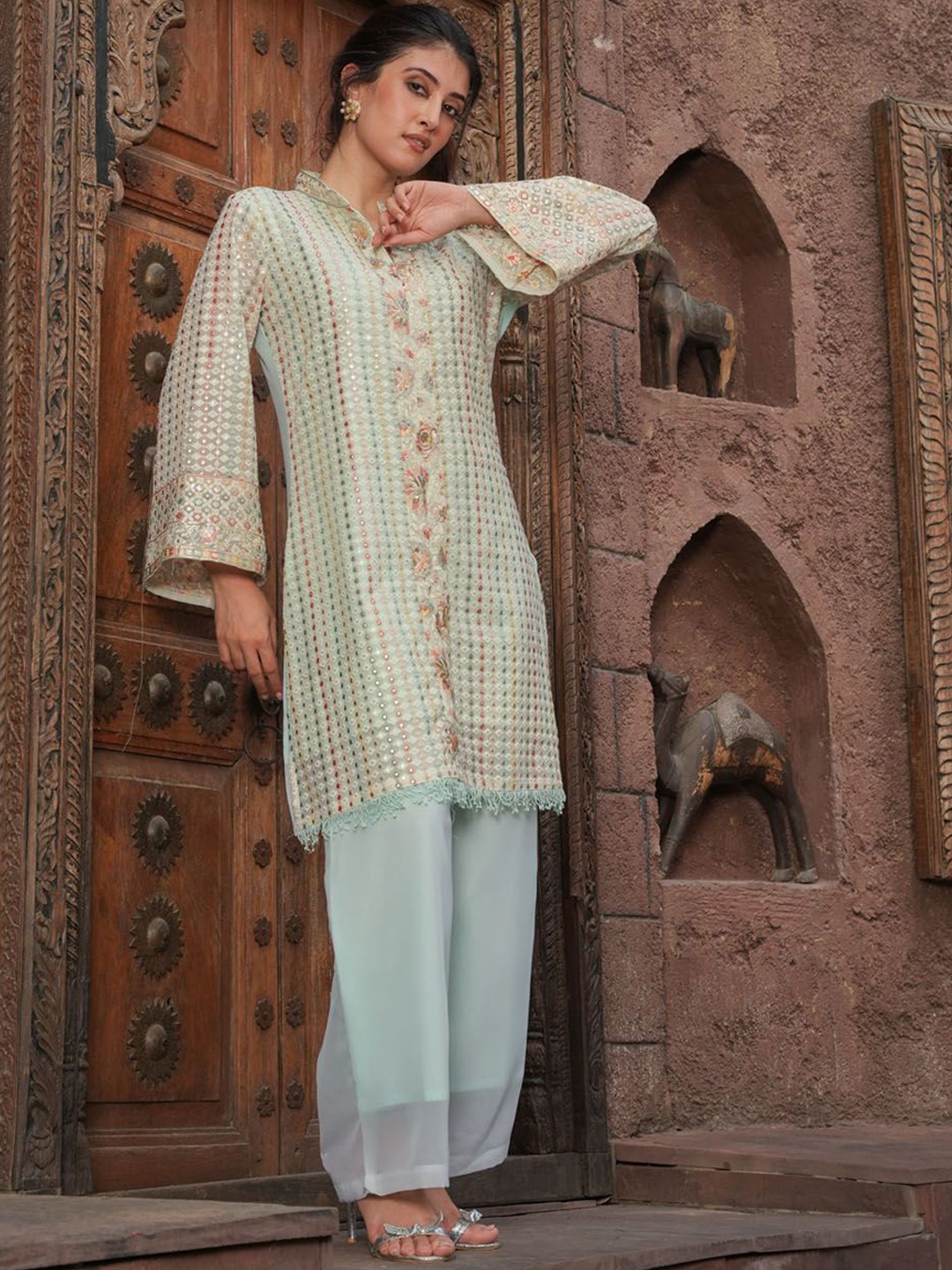 

FASHION DWAR Floral Embroidered Mandarin Collar Tunic With Palazzos, Blue