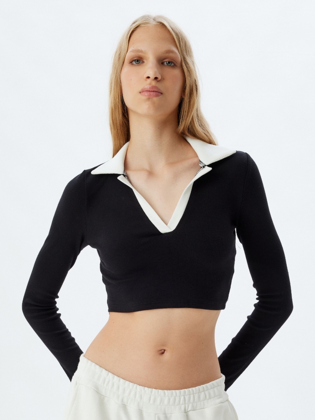 

Koton Women Colourblocked V-Neck Extended Sleeves Pockets T-shirt, Black