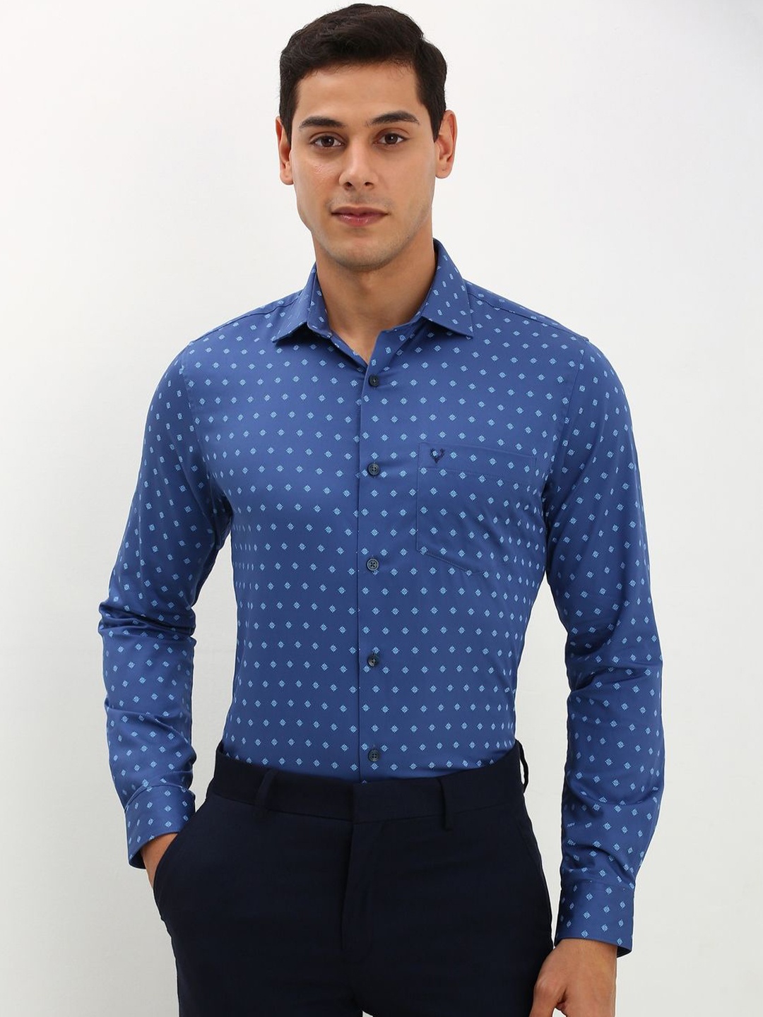 

Allen Solly Men Spread Collar Geometric Printed Cotton Slim Fit Formal Shirt, Blue