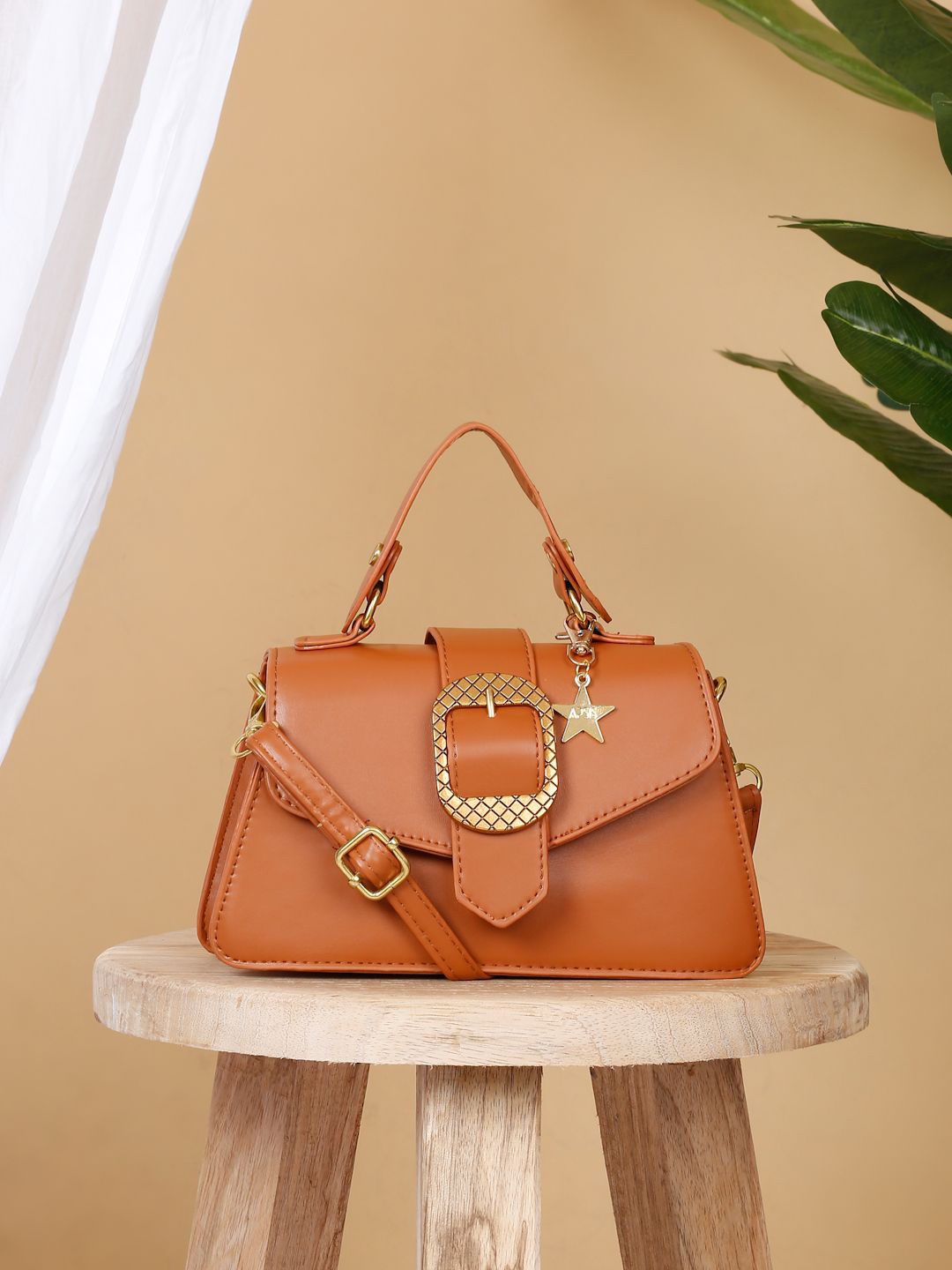 

Apsis PU Structured Handheld Bag, Brown