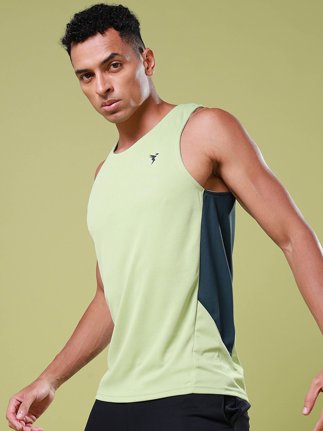 

Technosport Solid Slim Fit Scoop Neck Sports Innerwear Vest with Technocool+, Green