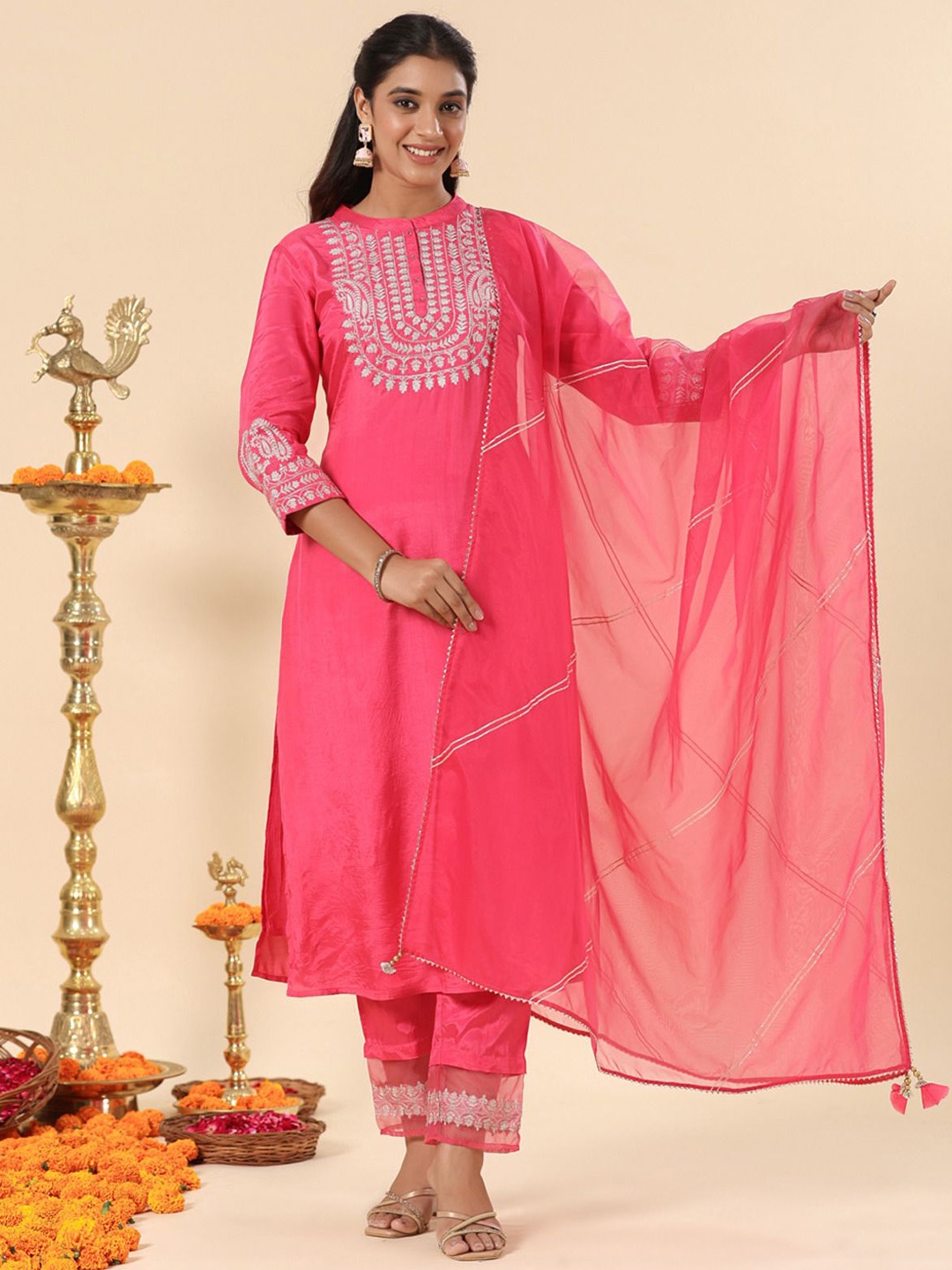 

SAVI Floral Yoke Design Thread Work Straight Kurta with Trousers & With Dupatta, Pink