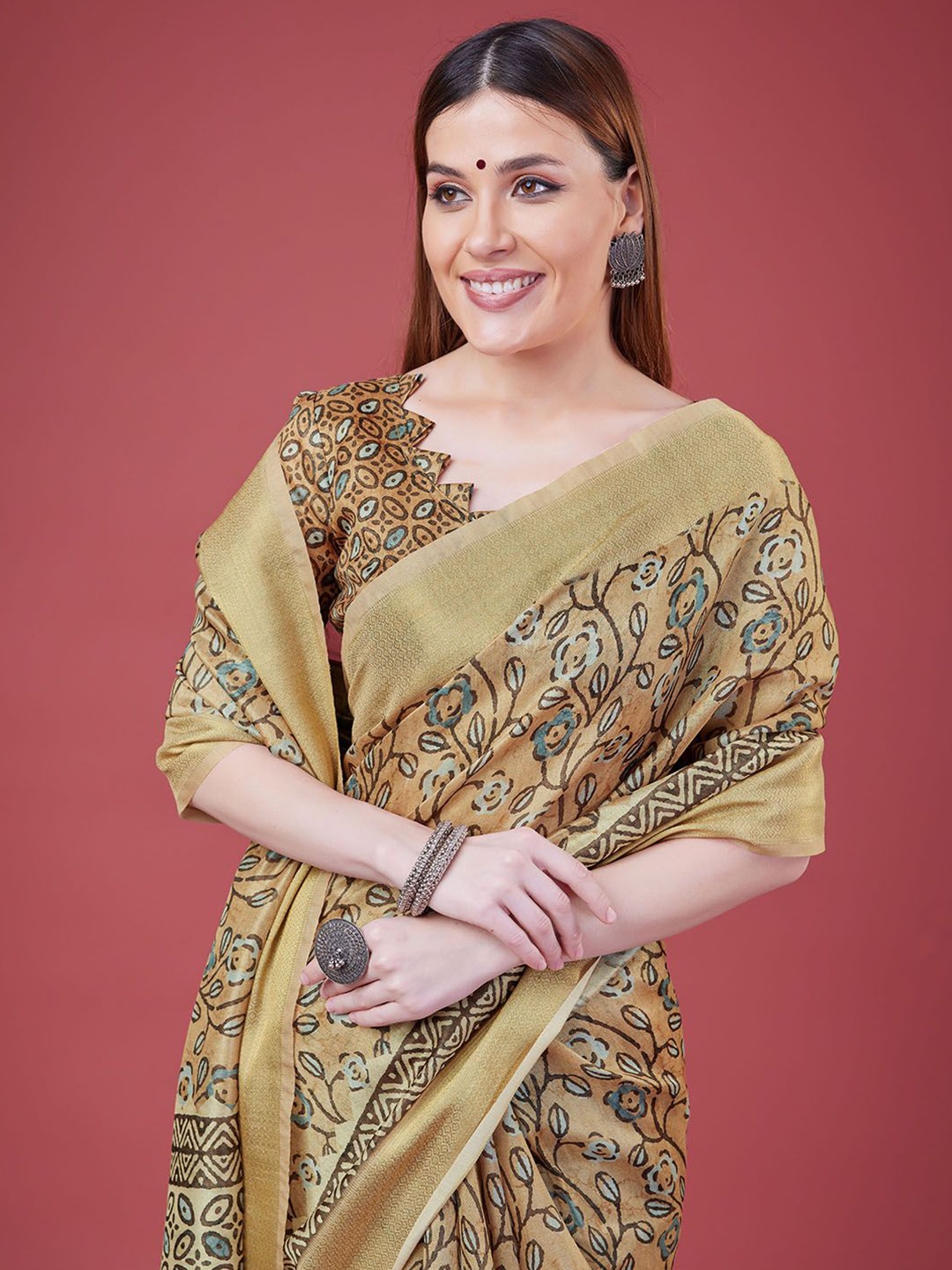 

DOI MOI Ethnic Motifs Zari Banarasi Saree, Beige