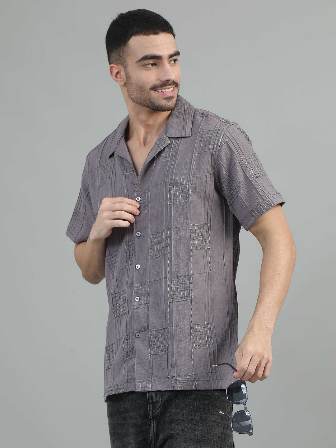 

SORATIA Men Opaque Checked Casual Shirt, Grey
