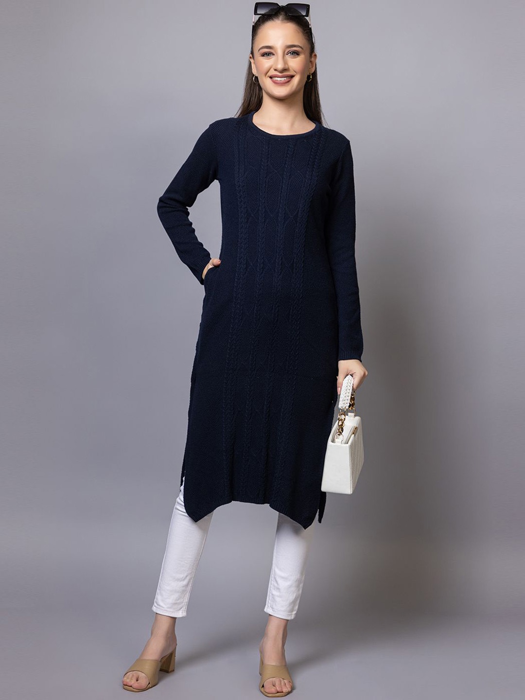 

Anouk Self Design Round Neck Jacquard Knitted Straight Kurta, Navy blue