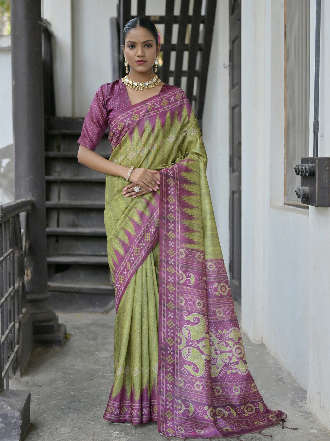 

LeeliPeeri Designer Floral Silk Blend Tussar Saree, Green