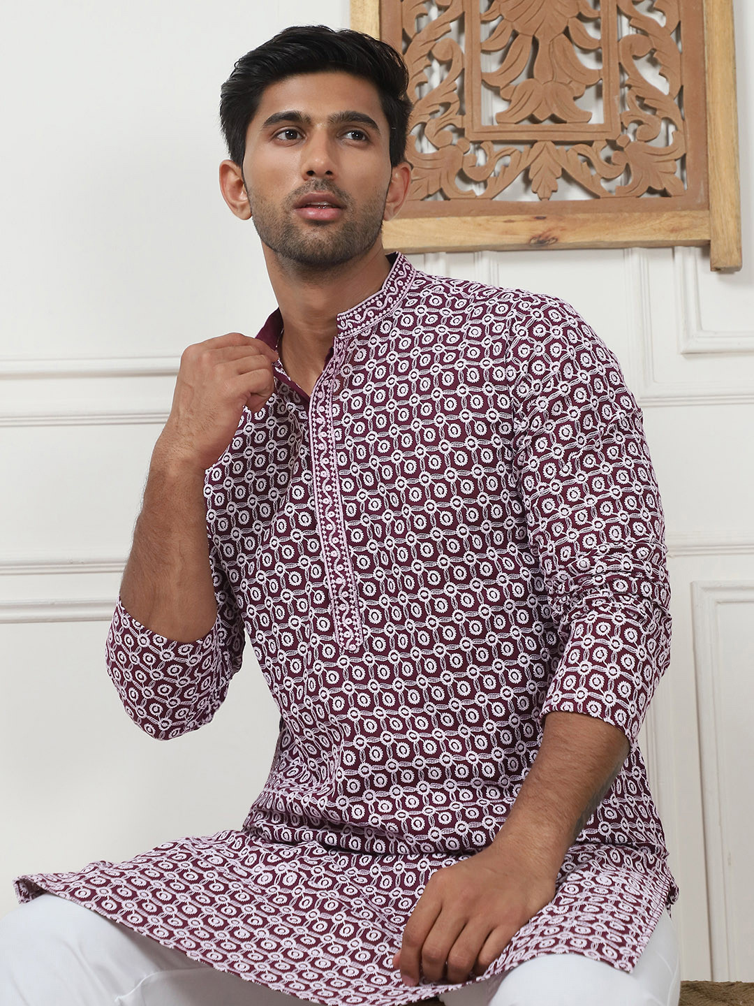

Jompers Geometric Embroidered Mandarin Collar Chikankari Pure Cotton Straight Kurta, Purple
