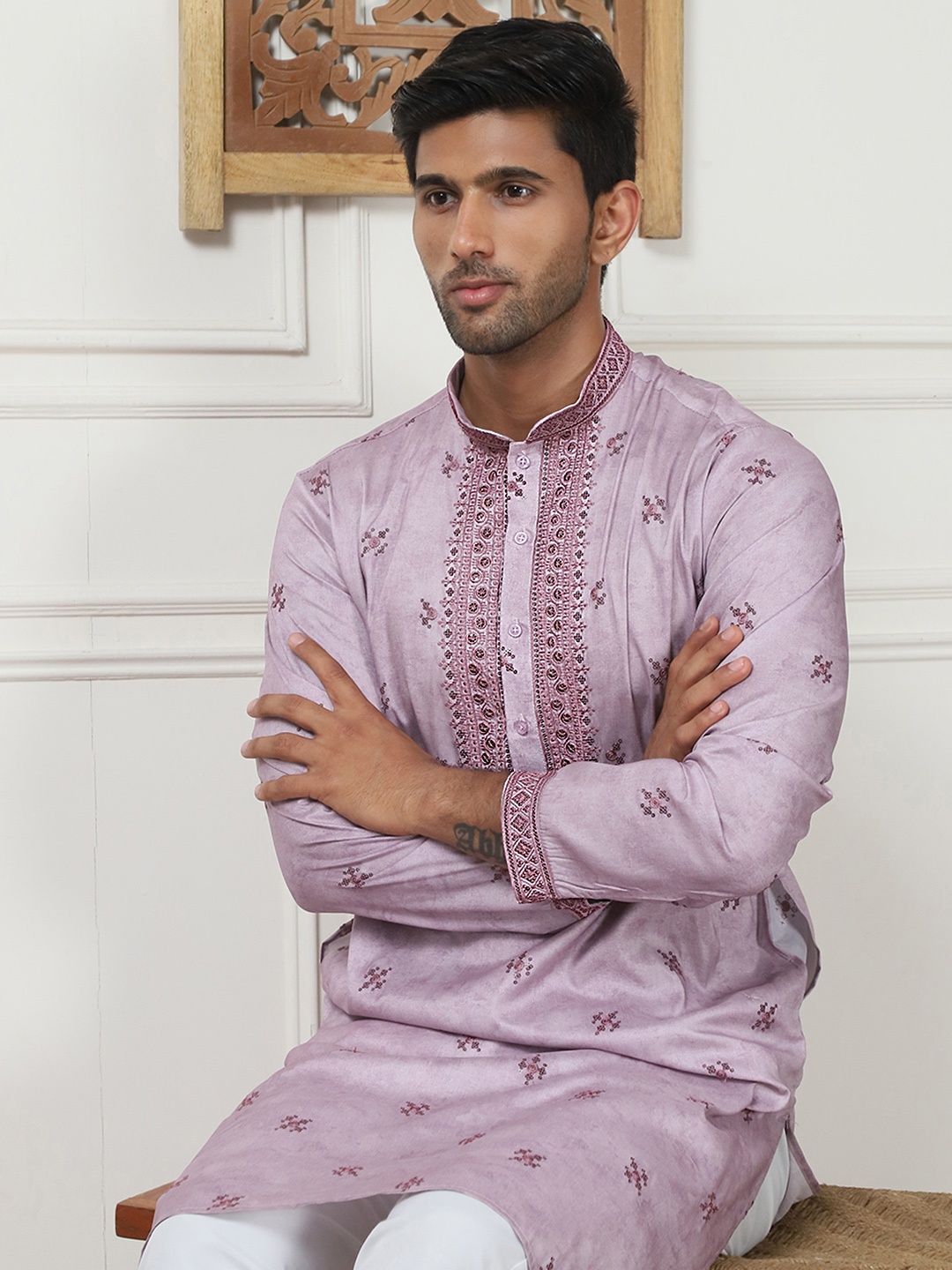 

Jompers Floral Embroidered Mandarin Collar Thread Work Straight Kurta, Purple