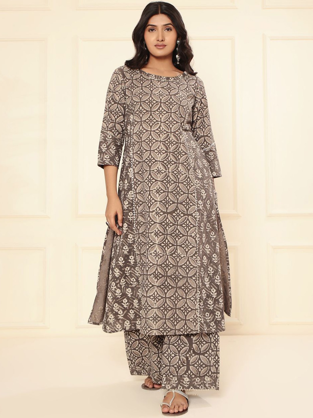 

ARAVALII Ethnic Motifs Block Printed Regular Pure Cotton Kurta With Palazzos, Brown
