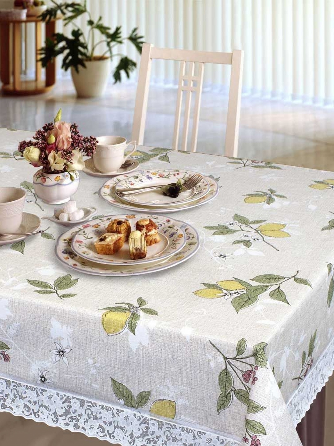 

Freelance White Anti-Skid Round 4-Seater Table Cover