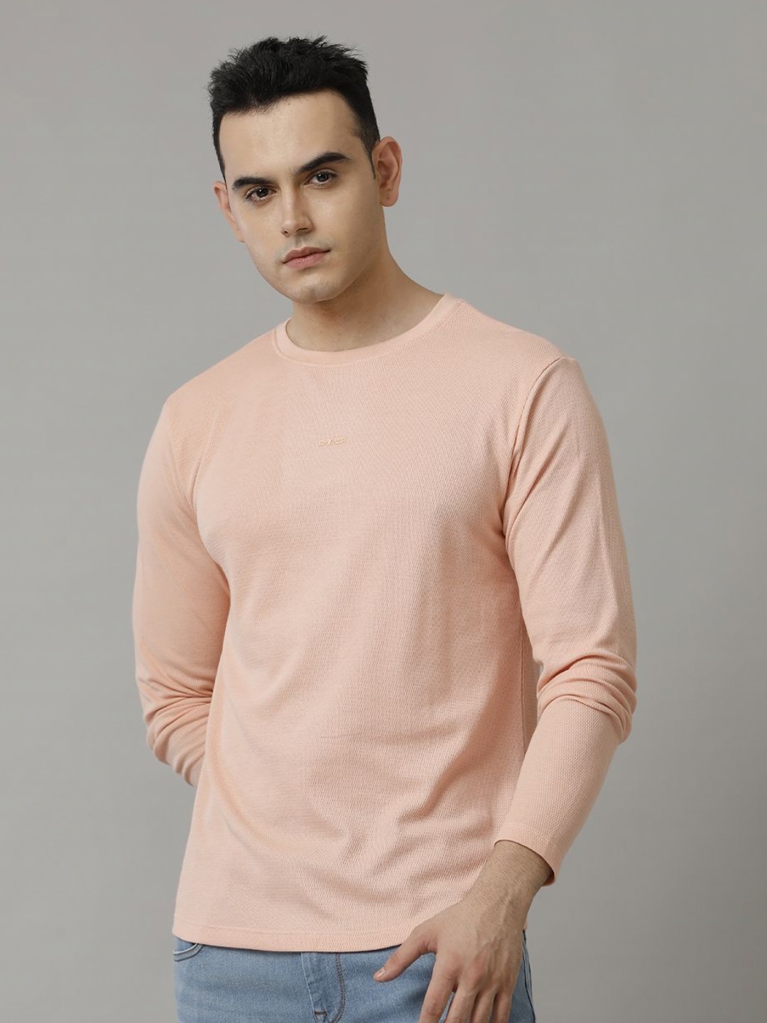 

Voi Jeans Men Solid Round Neck Cotton T-Shirt, Pink