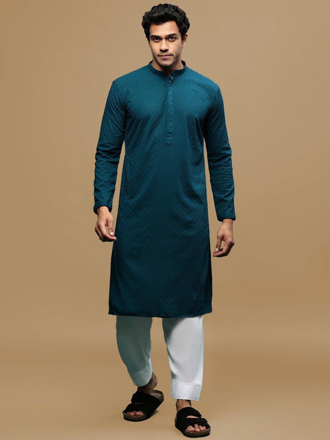 

Sanwara Floral Embroidered Chikankari Mandarin Collar Straight Kurta with Patiala, Green