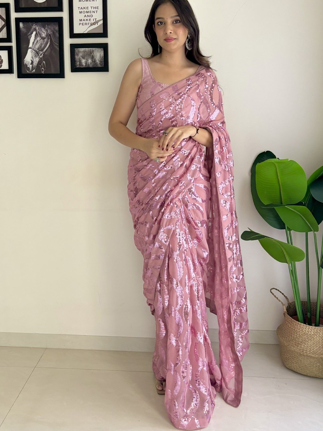 

LeeliPeeri Designer Embellished Sequinned Saree, Pink