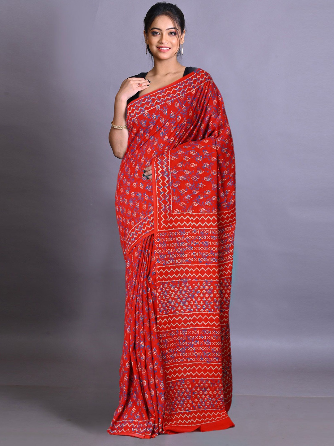 

Unnati Silks Ethnic Motifs Pure Cotton Handloom Block Print Saree, Red