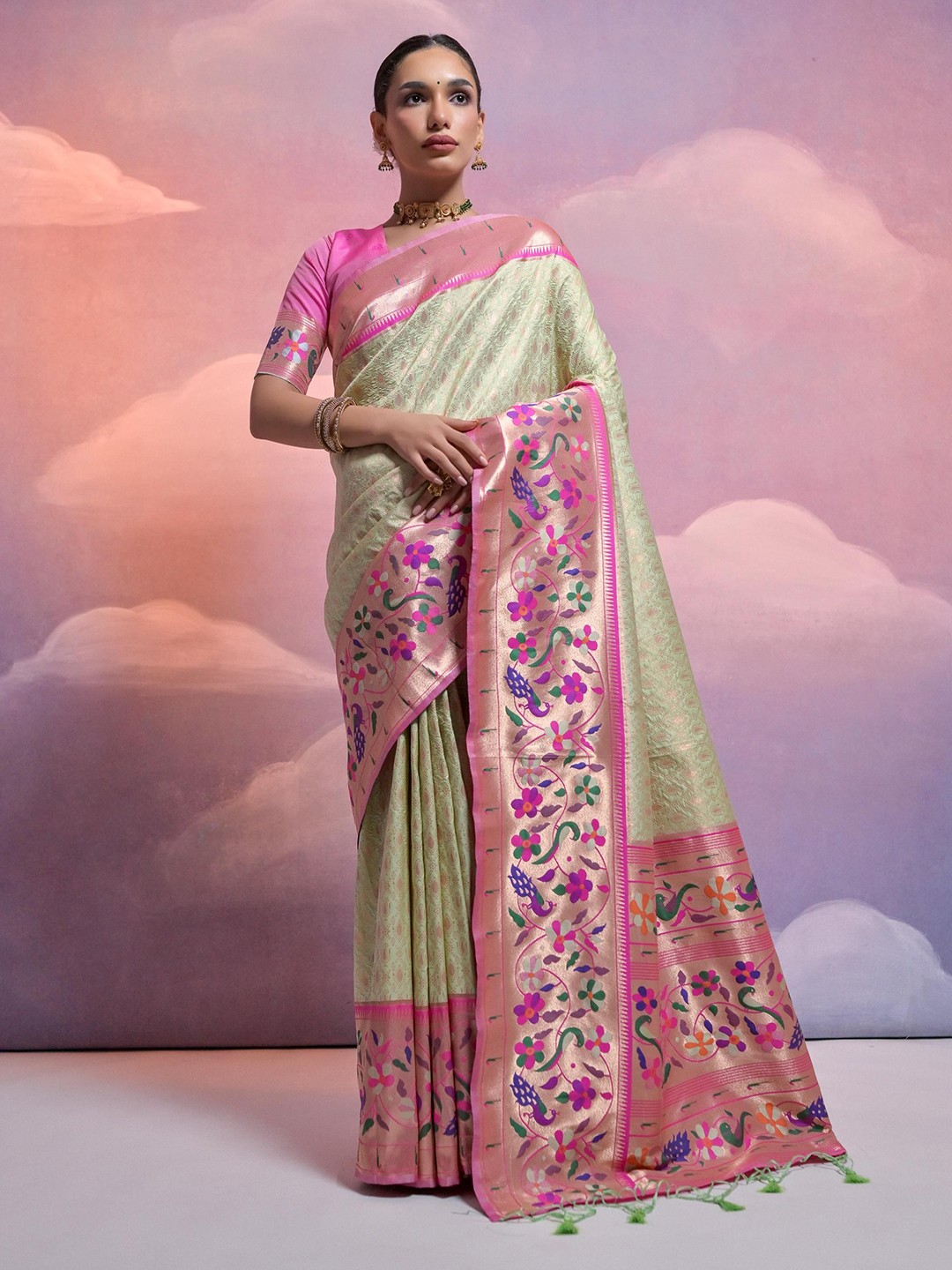 

LeeliPeeri Designer Women Woven Design Floral Paithani Saree, Green